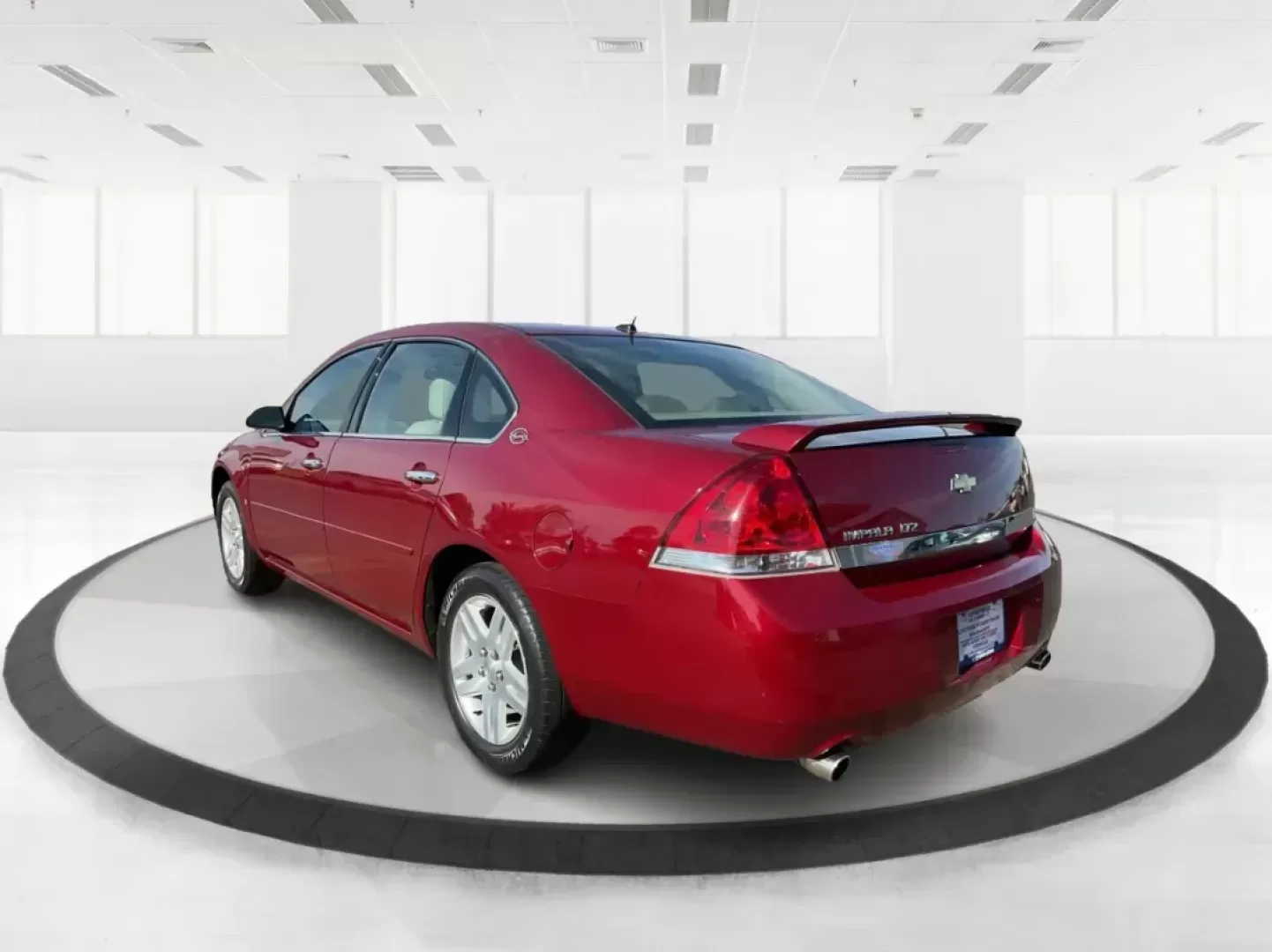 2007 Chevrolet Impala LTZ (2G1WU58R179) with an 3.9L V-6 variable valve control engine, located at 4508 South Dixie Dr, Moraine, OH, 45439, (937) 908-9800, 39.689976, -84.218452 - Photo#4
