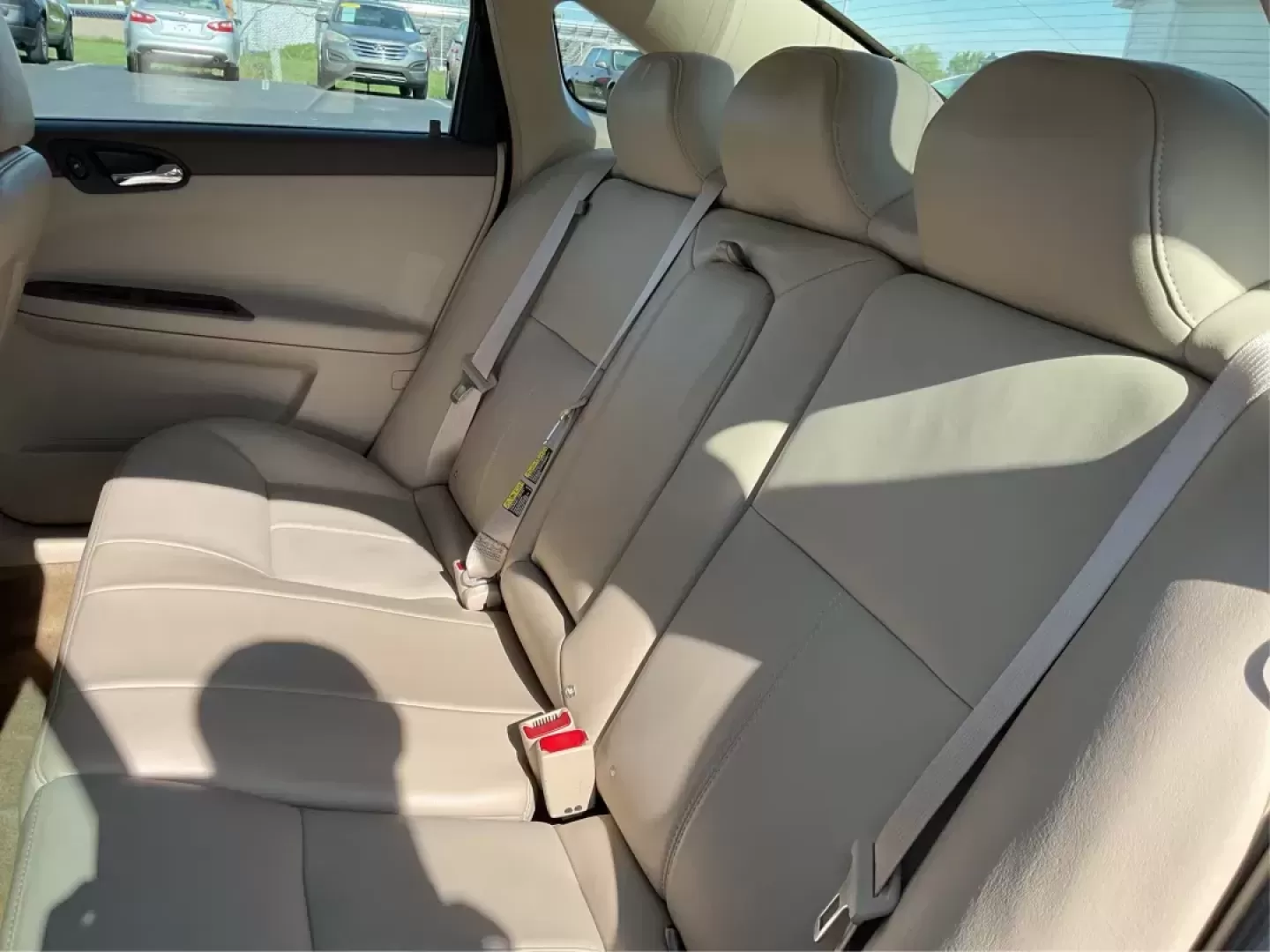 2007 Chevrolet Impala LTZ (2G1WU58R179) with an 3.9L V-6 variable valve control engine, located at 4508 South Dixie Dr, Moraine, OH, 45439, (937) 908-9800, 39.689976, -84.218452 - Photo#9