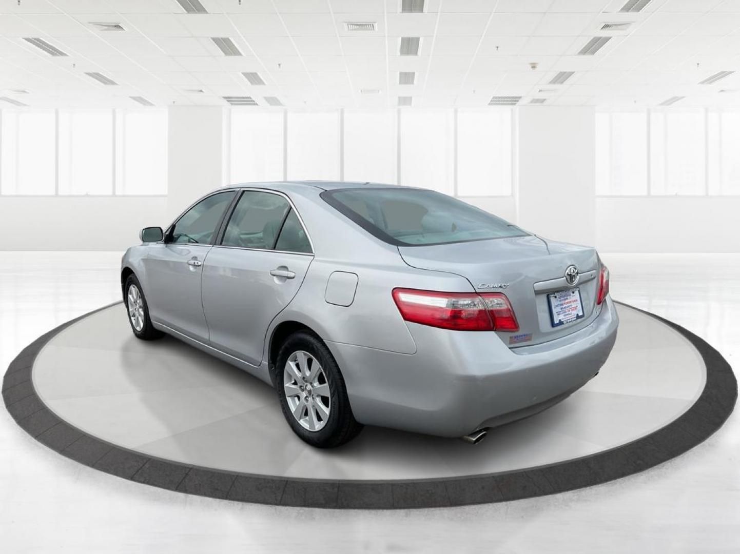 2007 Toyota Camry XLE V6 (4T1BK46K77U) with an 3.5L V-6 DOHC engine, located at 1184 Kauffman Ave, Fairborn, OH, 45324, (937) 908-9800, 39.807072, -84.030914 - Photo#4