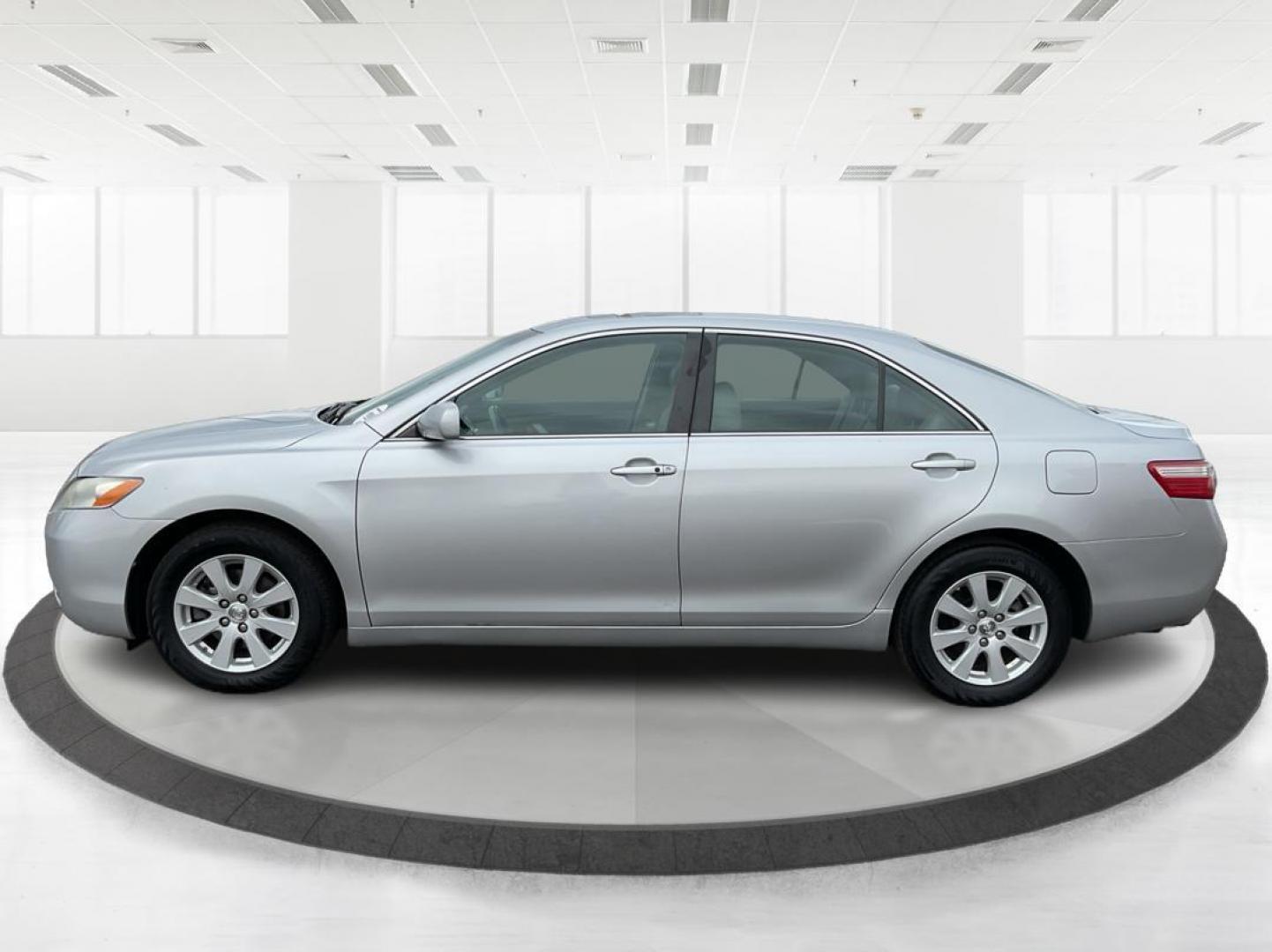 2007 Toyota Camry XLE V6 (4T1BK46K77U) with an 3.5L V-6 DOHC engine, located at 1184 Kauffman Ave, Fairborn, OH, 45324, (937) 908-9800, 39.807072, -84.030914 - Photo#5