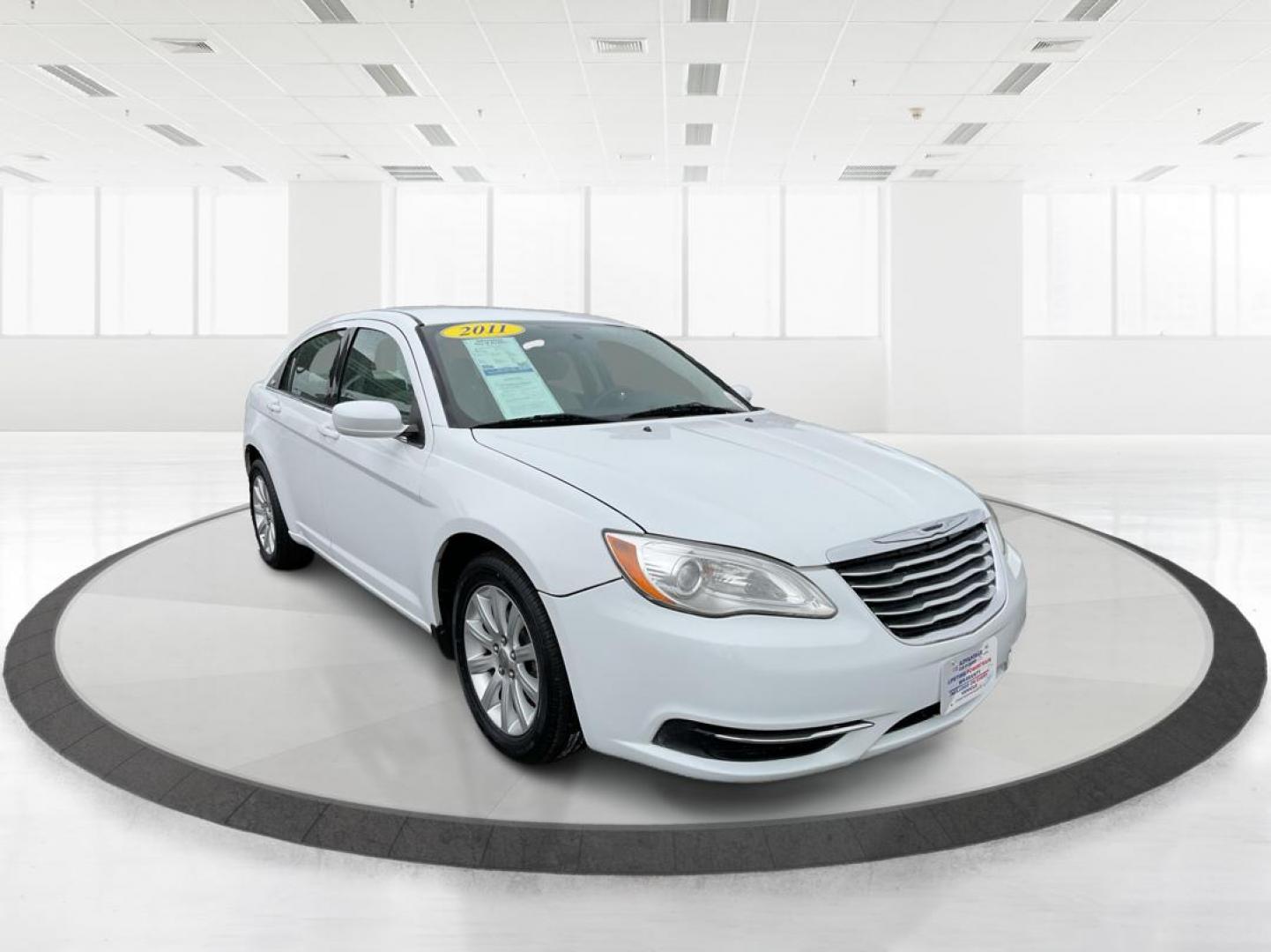 2011 Chrysler 200 Touring (1C3BC1FG5BN) with an 3.6L V6 DOHC 24V FFV engine, 6-Speed Automatic transmission, located at 1230 East Main St, Xenia, OH, 45385, (937) 908-9800, 39.688026, -83.910172 - Photo#0