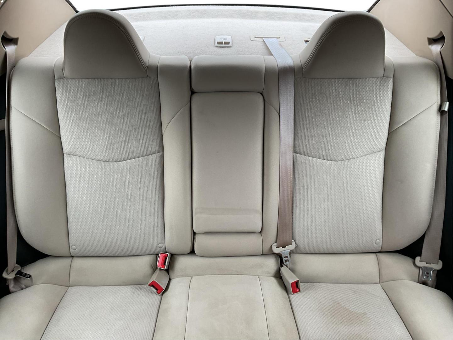 2011 Chrysler 200 Touring (1C3BC1FG5BN) with an 3.6L V6 DOHC 24V FFV engine, 6-Speed Automatic transmission, located at 1230 East Main St, Xenia, OH, 45385, (937) 908-9800, 39.688026, -83.910172 - Photo#13