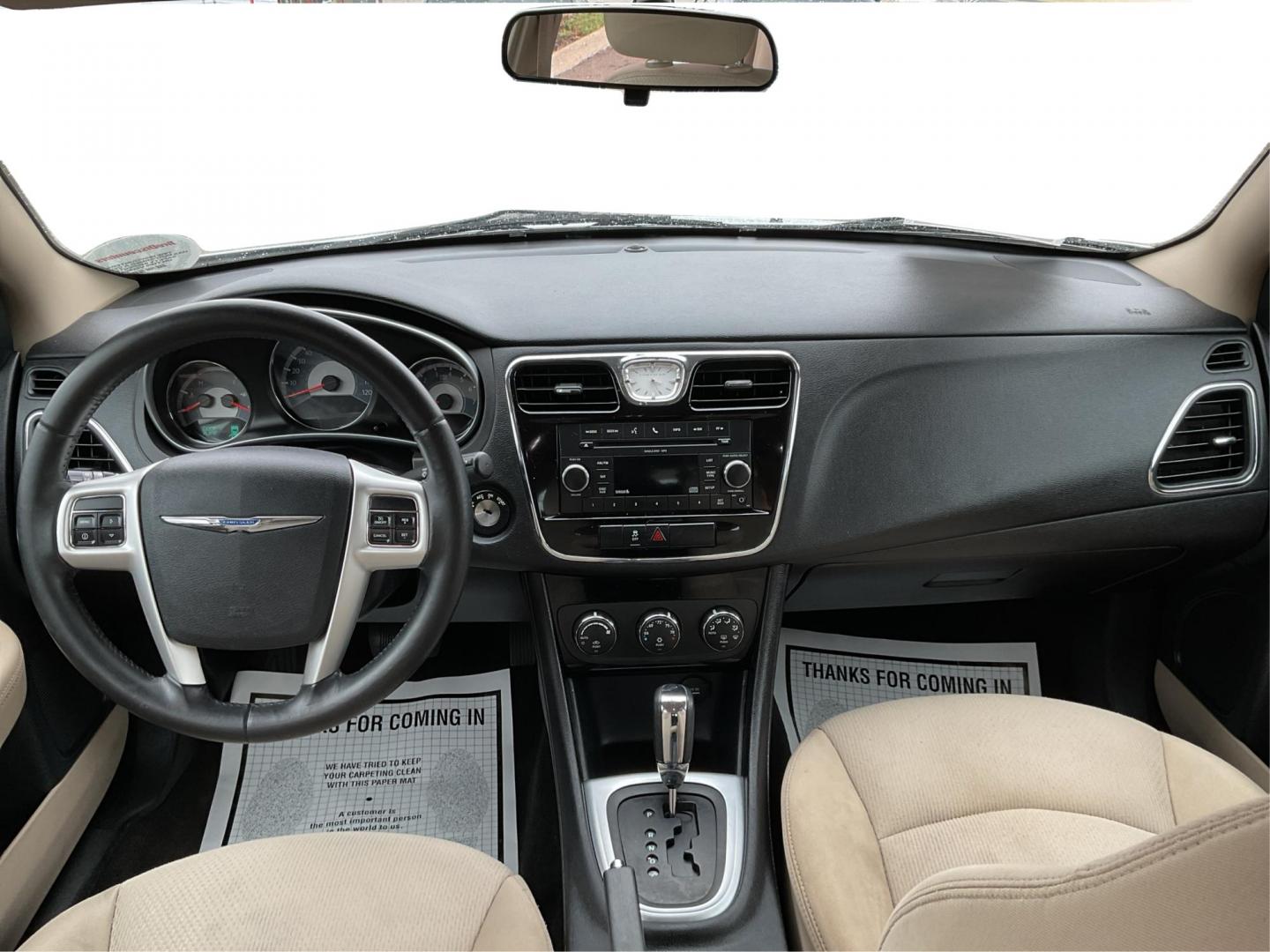 2011 Chrysler 200 Touring (1C3BC1FG5BN) with an 3.6L V6 DOHC 24V FFV engine, 6-Speed Automatic transmission, located at 1230 East Main St, Xenia, OH, 45385, (937) 908-9800, 39.688026, -83.910172 - Photo#19