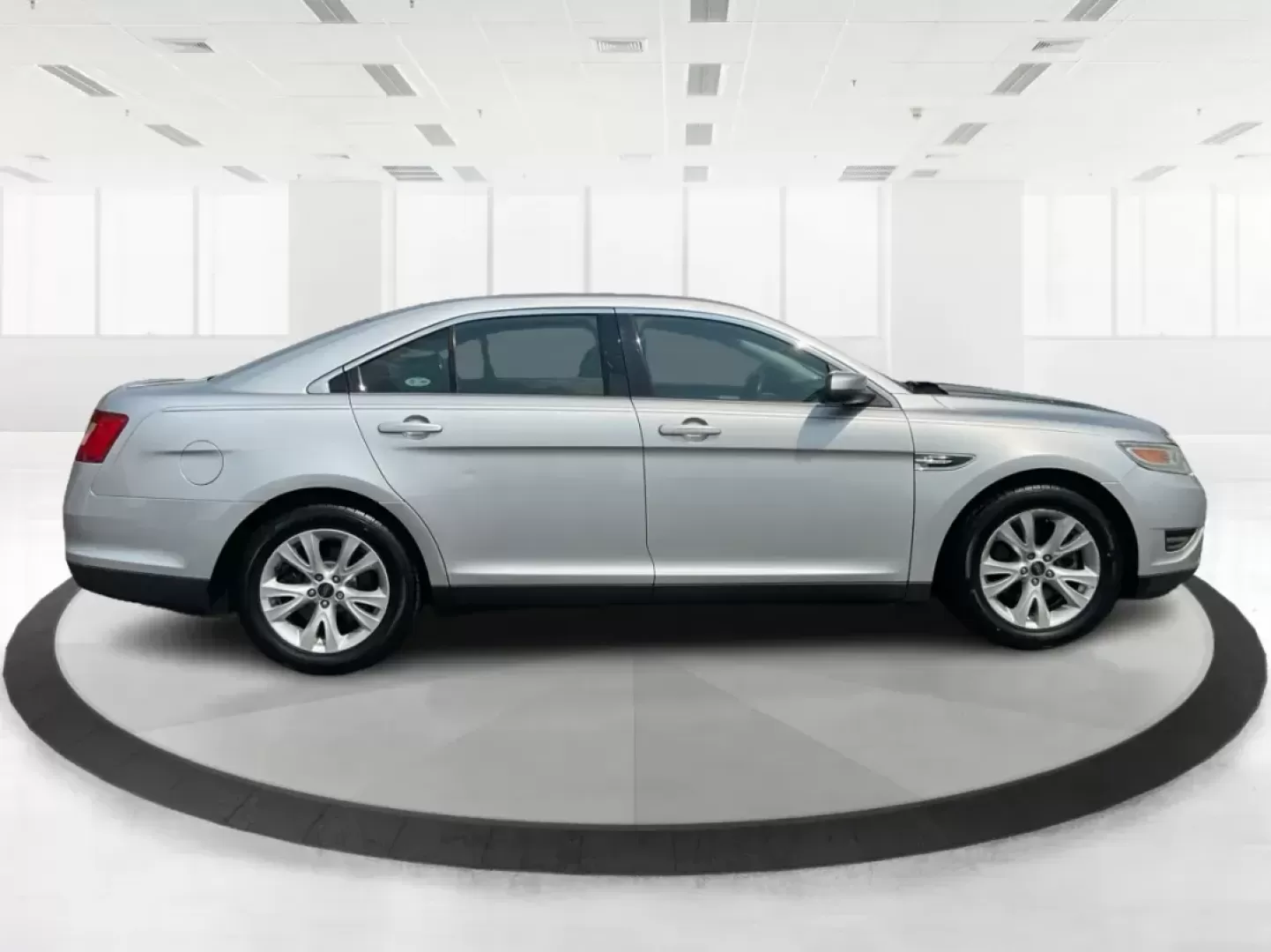 2011 Ford Taurus SEL (1FAHP2EW4BG) with an Duratec 3.5L V-6 DOHC engine, located at 401 Woodman Dr, Riverside, OH, 45431, (937) 908-9800, 39.760899, -84.123421 - Photo#1