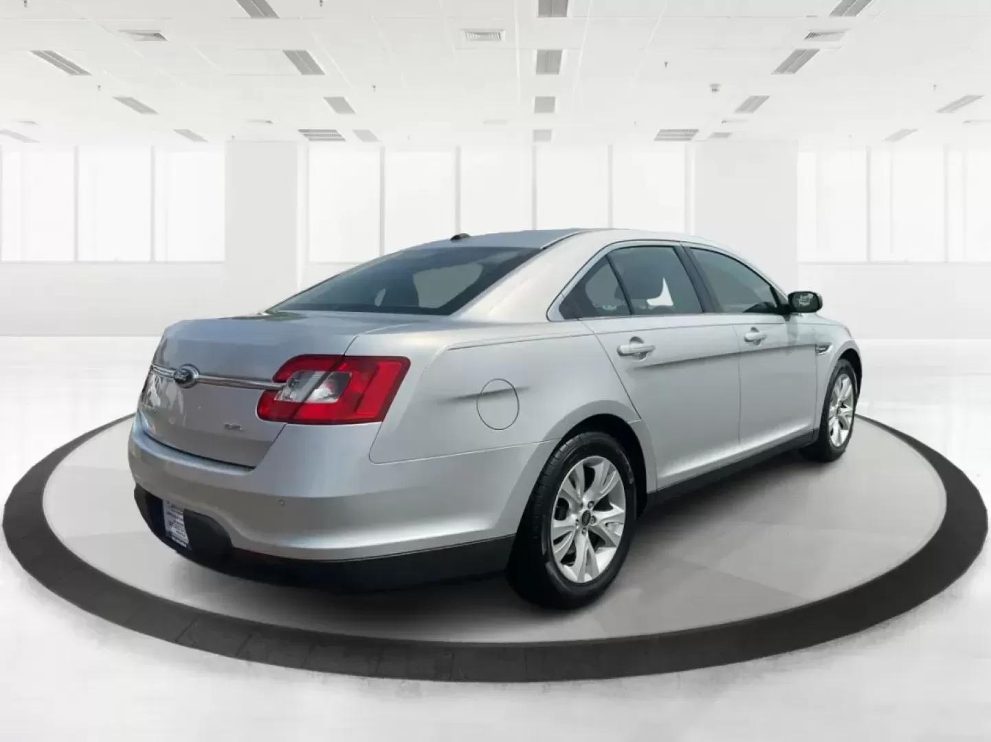 2011 Ford Taurus SEL (1FAHP2EW4BG) with an Duratec 3.5L V-6 DOHC engine, located at 401 Woodman Dr, Riverside, OH, 45431, (937) 908-9800, 39.760899, -84.123421 - Photo#2