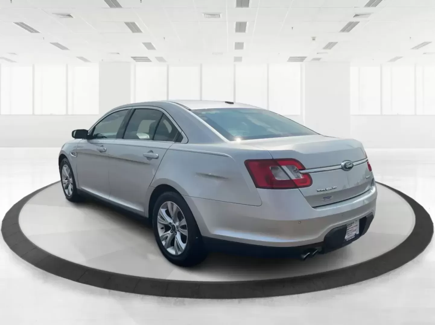 2011 Ford Taurus SEL (1FAHP2EW4BG) with an Duratec 3.5L V-6 DOHC engine, located at 401 Woodman Dr, Riverside, OH, 45431, (937) 908-9800, 39.760899, -84.123421 - Photo#4