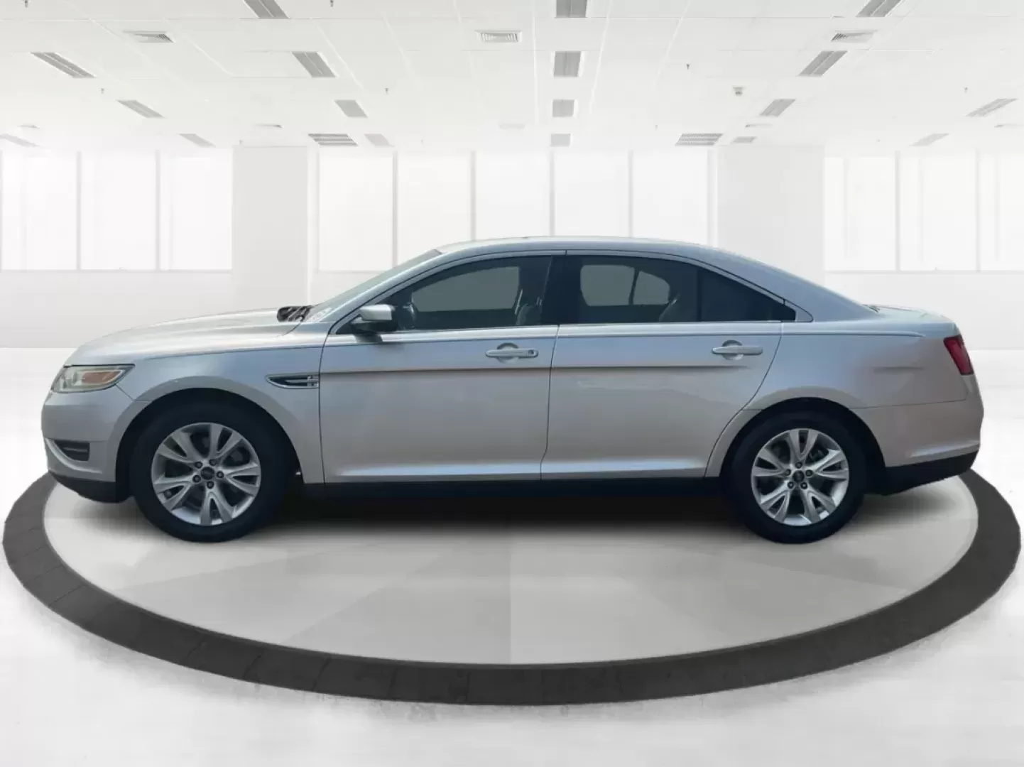 2011 Ford Taurus SEL (1FAHP2EW4BG) with an Duratec 3.5L V-6 DOHC engine, located at 401 Woodman Dr, Riverside, OH, 45431, (937) 908-9800, 39.760899, -84.123421 - Photo#5