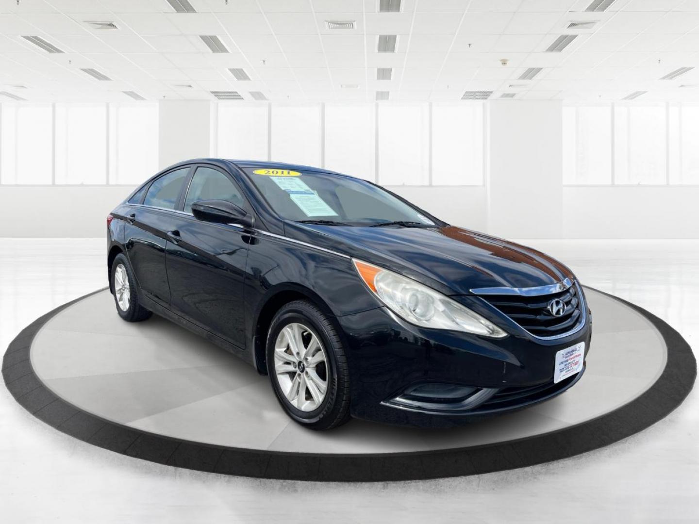 2011 Hyundai Sonata GLS Auto (5NPEB4AC5BH) with an 2.4L L4 DOHC 16V engine, 6-Speed Automatic transmission, located at 8750 N County Rd 25A, Piqua, OH, 45356, (937) 908-9800, 40.164391, -84.232513 - Photo#0