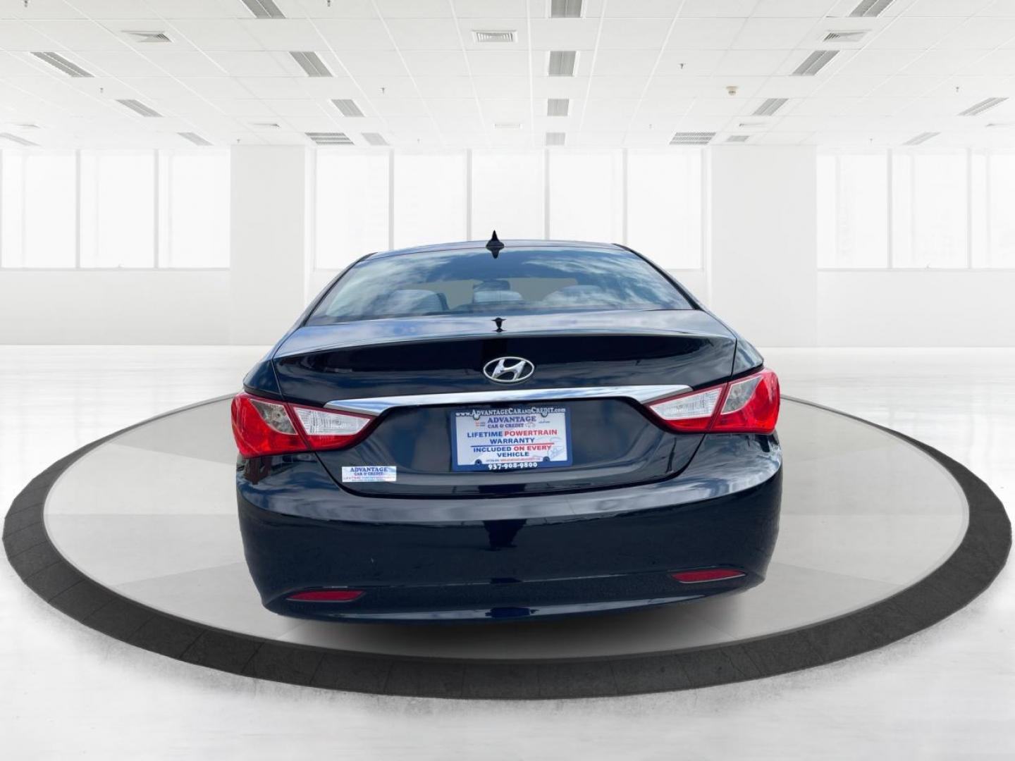 2011 Hyundai Sonata GLS Auto (5NPEB4AC5BH) with an 2.4L L4 DOHC 16V engine, 6-Speed Automatic transmission, located at 8750 N County Rd 25A, Piqua, OH, 45356, (937) 908-9800, 40.164391, -84.232513 - Photo#3