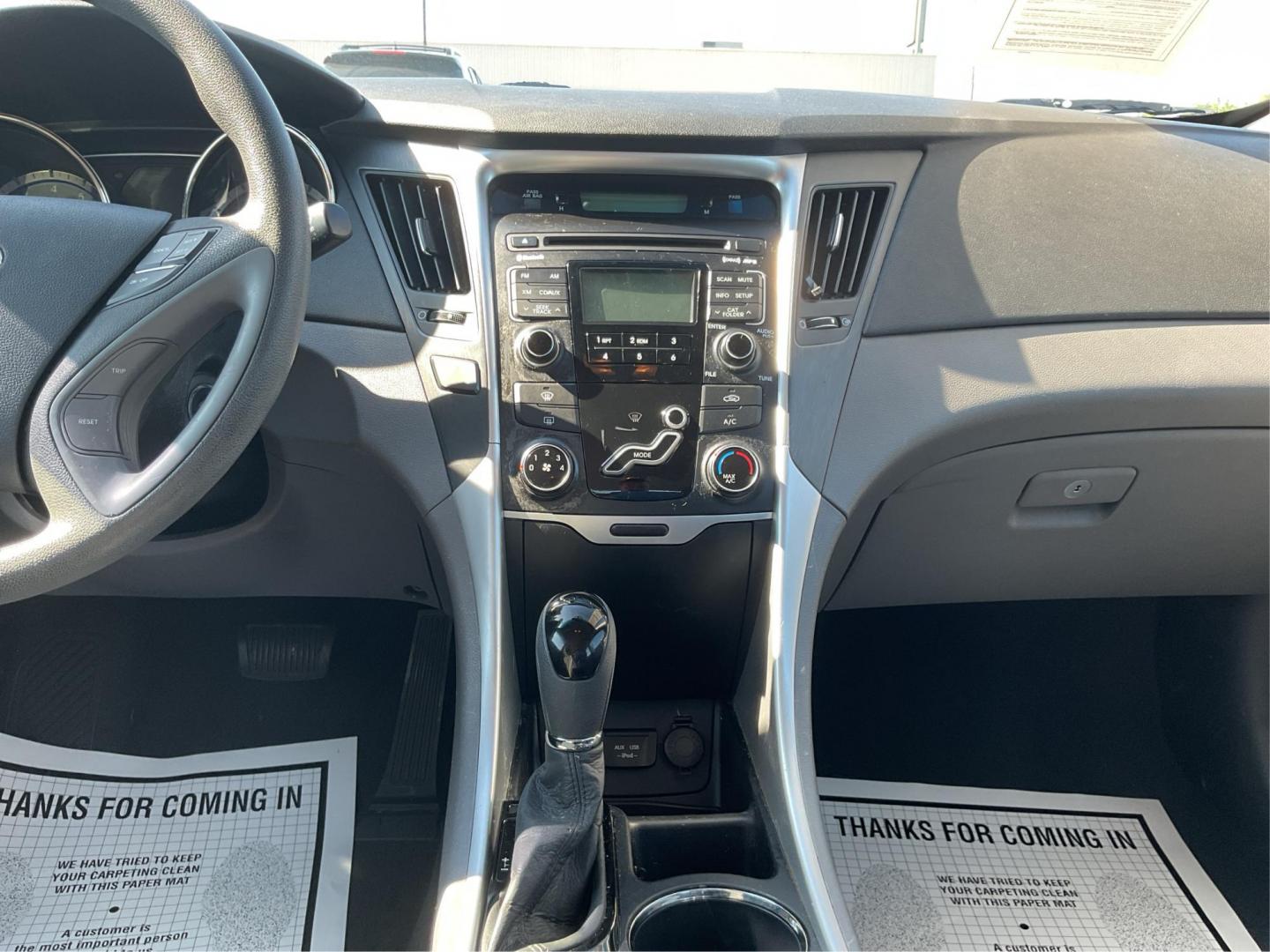 2011 Hyundai Sonata GLS (5NPEB4AC0BH) with an 2.4L I-4 gasoline direct injection engine, located at 8750 N County Rd 25A, Piqua, OH, 45356, (937) 908-9800, 40.164391, -84.232513 - Photo#12