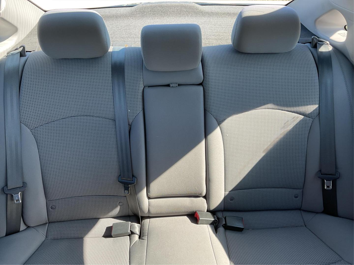 2011 Hyundai Sonata GLS (5NPEB4AC0BH) with an 2.4L I-4 gasoline direct injection engine, located at 8750 N County Rd 25A, Piqua, OH, 45356, (937) 908-9800, 40.164391, -84.232513 - Photo#13