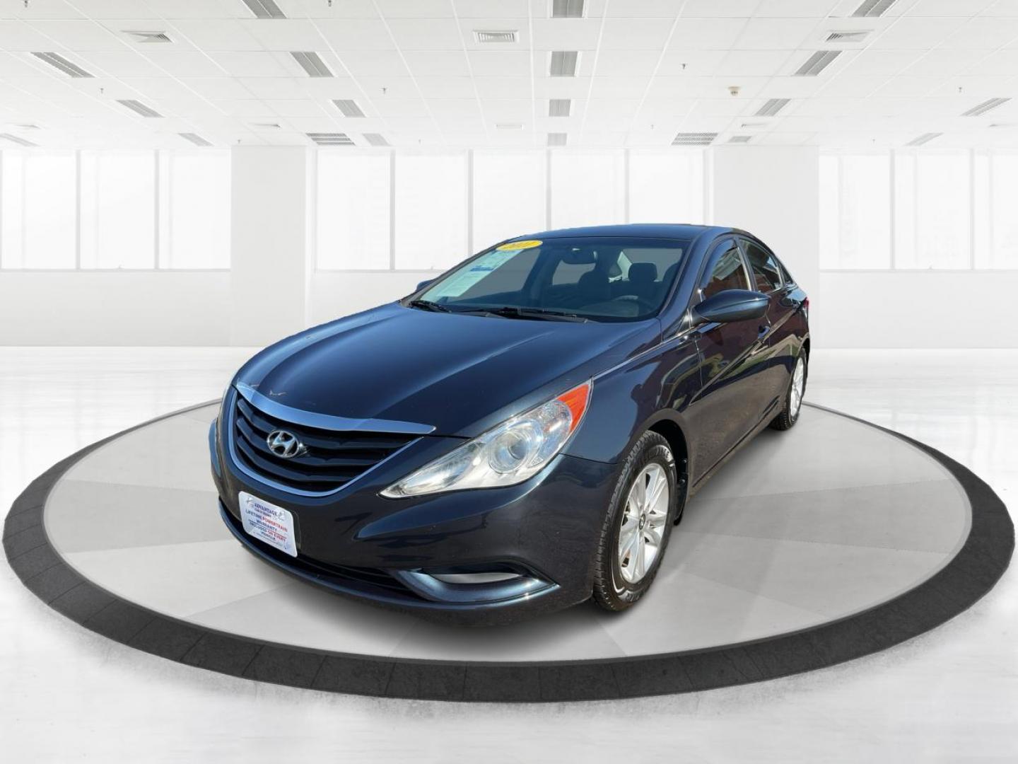 2011 Hyundai Sonata GLS (5NPEB4AC0BH) with an 2.4L I-4 gasoline direct injection engine, located at 8750 N County Rd 25A, Piqua, OH, 45356, (937) 908-9800, 40.164391, -84.232513 - Photo#7