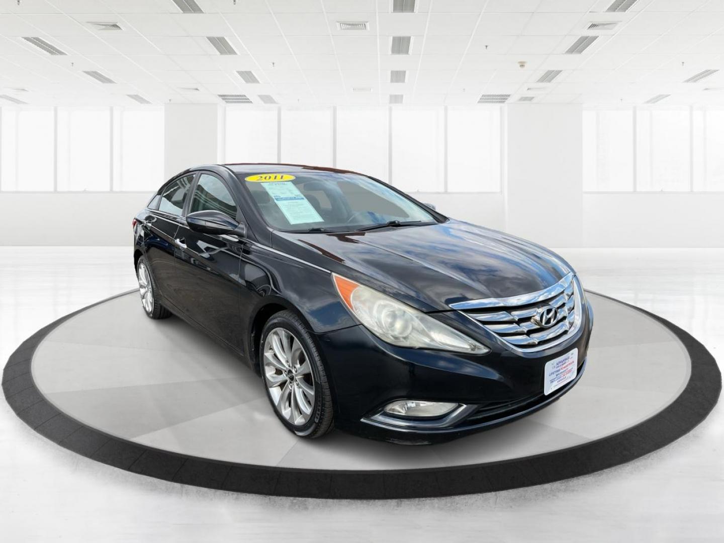 2011 Hyundai Sonata SE (5NPEC4AC5BH) with an 2.4L I-4 gasoline direct injection engine, located at 401 Woodman Dr, Riverside, OH, 45431, (937) 908-9800, 39.760899, -84.123421 - Photo#0