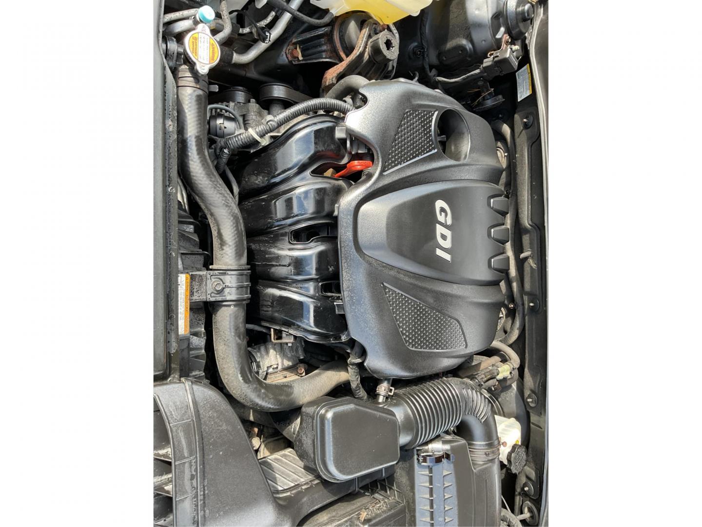 2011 Hyundai Sonata SE (5NPEC4AC5BH) with an 2.4L I-4 gasoline direct injection engine, located at 401 Woodman Dr, Riverside, OH, 45431, (937) 908-9800, 39.760899, -84.123421 - Photo#10