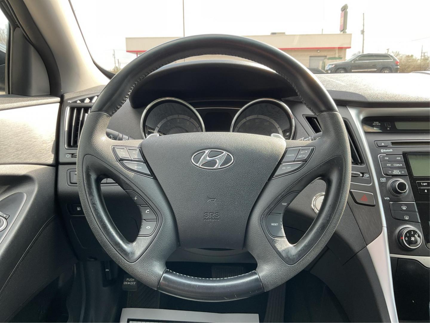 2011 Hyundai Sonata SE (5NPEC4AC5BH) with an 2.4L I-4 gasoline direct injection engine, located at 401 Woodman Dr, Riverside, OH, 45431, (937) 908-9800, 39.760899, -84.123421 - Photo#15