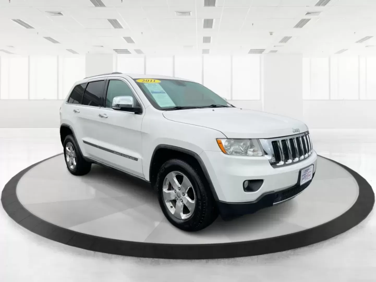 2011 Jeep Grand Cherokee Limited (1J4RR5GG2BC) with an Other engine, located at 4508 South Dixie Dr, Moraine, OH, 45439, (937) 908-9800, 39.689976, -84.218452 - Photo#0