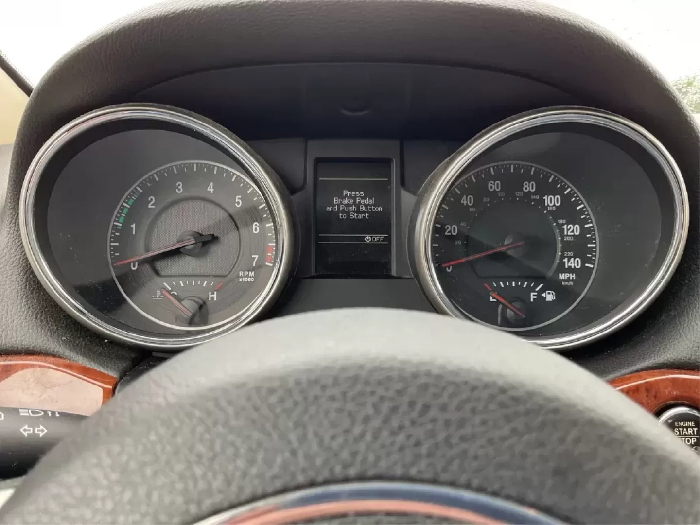 2011 Jeep Grand Cherokee Limited (1J4RR5GG2BC) with an Other engine, located at 4508 South Dixie Dr, Moraine, OH, 45439, (937) 908-9800, 39.689976, -84.218452 - Photo#15