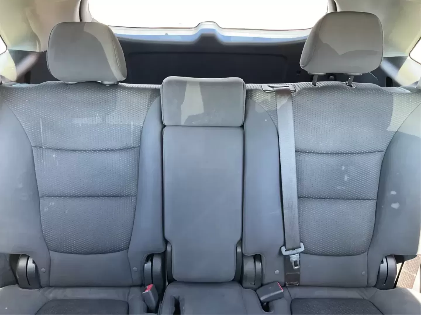 2011 Dark Cherry Kia Sorento LX 2WD (5XYKT3A14BG) with an 2.4L L4 DOHC 16V engine, 6-Speed Automatic transmission, located at 1230 East Main St, Xenia, OH, 45385, (937) 908-9800, 39.688026, -83.910172 - Photo#11