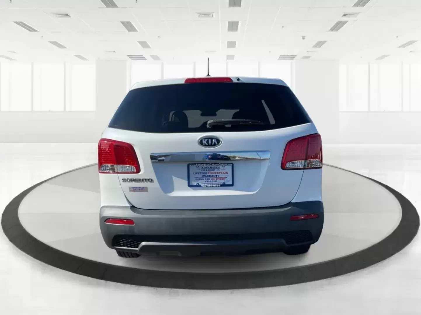 2011 Kia Sorento LX (5XYKTCA11BG) with an 2.4L I-4 DOHC engine, located at 8750 N County Rd 25A, Piqua, OH, 45356, (937) 908-9800, 40.164391, -84.232513 - Photo#3
