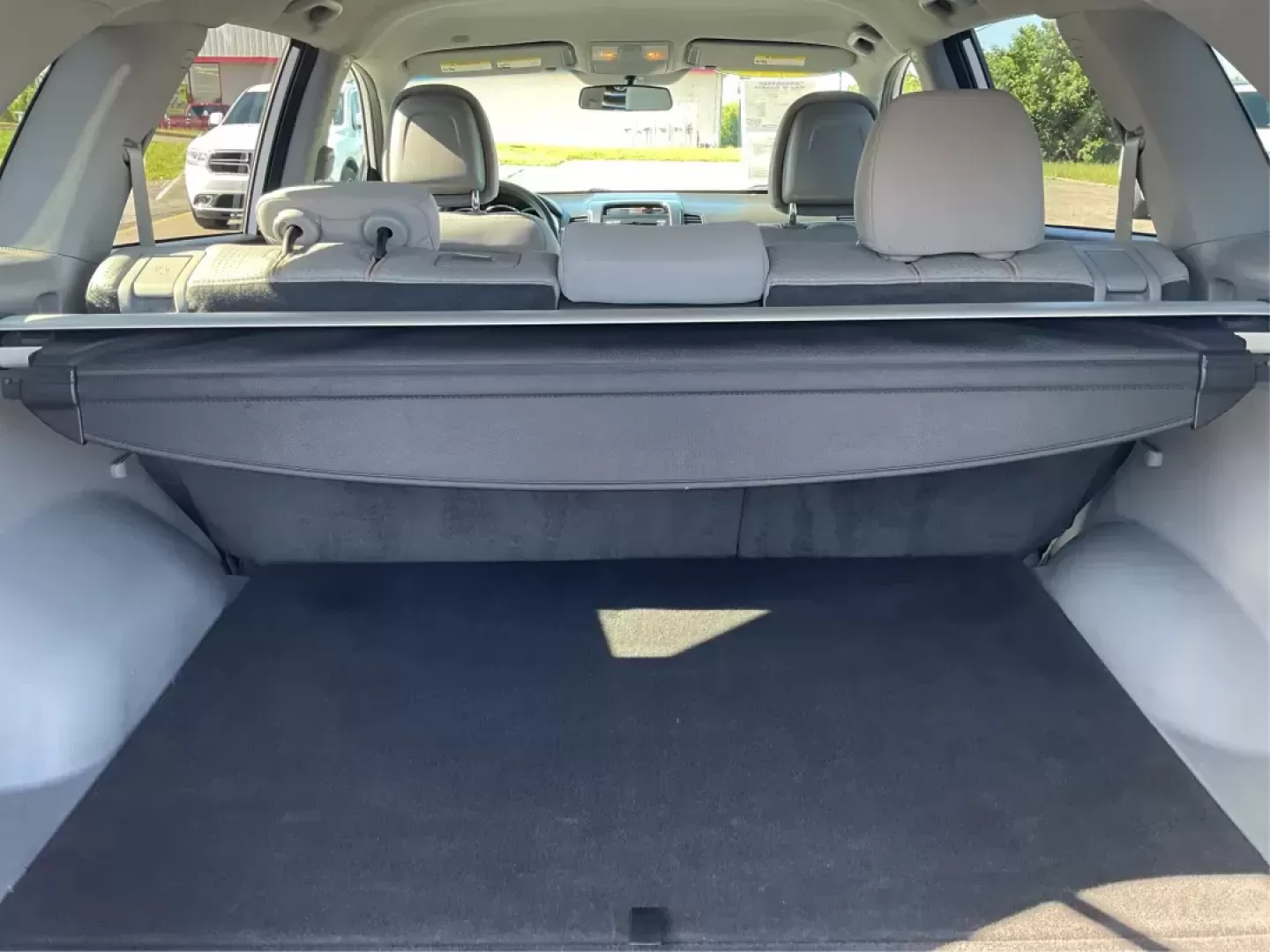 2011 Kia Sorento LX (5XYKTCA11BG) with an 2.4L I-4 DOHC engine, located at 8750 N County Rd 25A, Piqua, OH, 45356, (937) 908-9800, 40.164391, -84.232513 - Photo#10