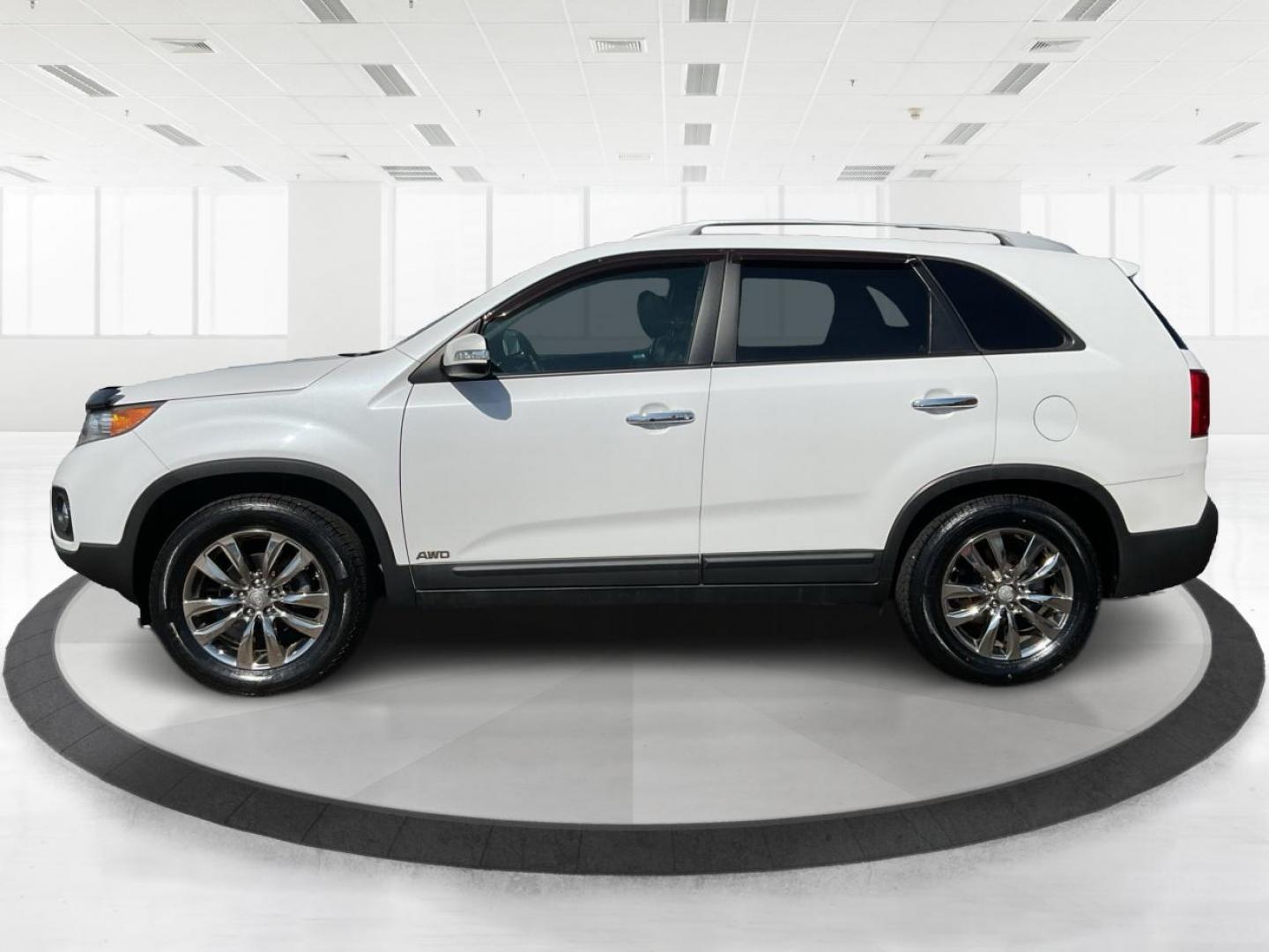 2011 Kia Sorento EX V6 (5XYKUDA22BG) with an 3.5L V-6 DOHC engine, located at 1184 Kauffman Ave, Fairborn, OH, 45324, (937) 908-9800, 39.807072, -84.030914 - Photo#5
