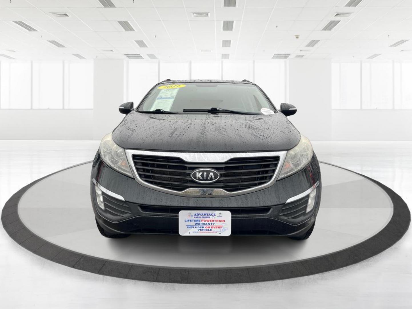 2011 Kia Sportage EX AWD (KNDPCCA29B7) with an 2.4L V6 DOHC 24V engine, 6-Speed Automatic transmission, located at 1184 Kauffman Ave, Fairborn, OH, 45324, (937) 908-9800, 39.807072, -84.030914 - Photo#6