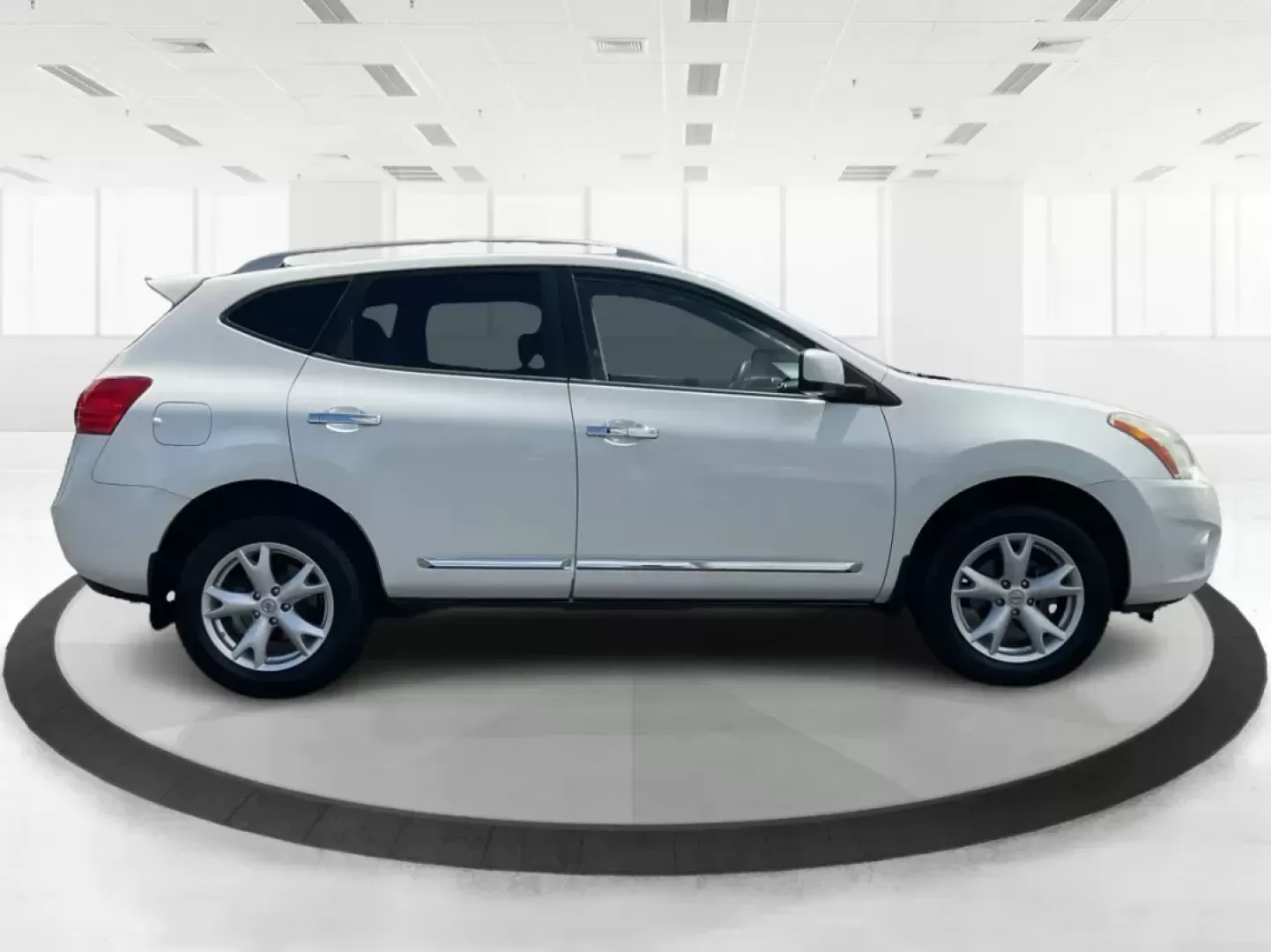 2011 Nissan Rogue SV (JN8AS5MT9BW) with an 2.5L I-4 DOHC engine, located at 401 Woodman Dr, Riverside, OH, 45431, (937) 908-9800, 39.760899, -84.123421 - Photo#1