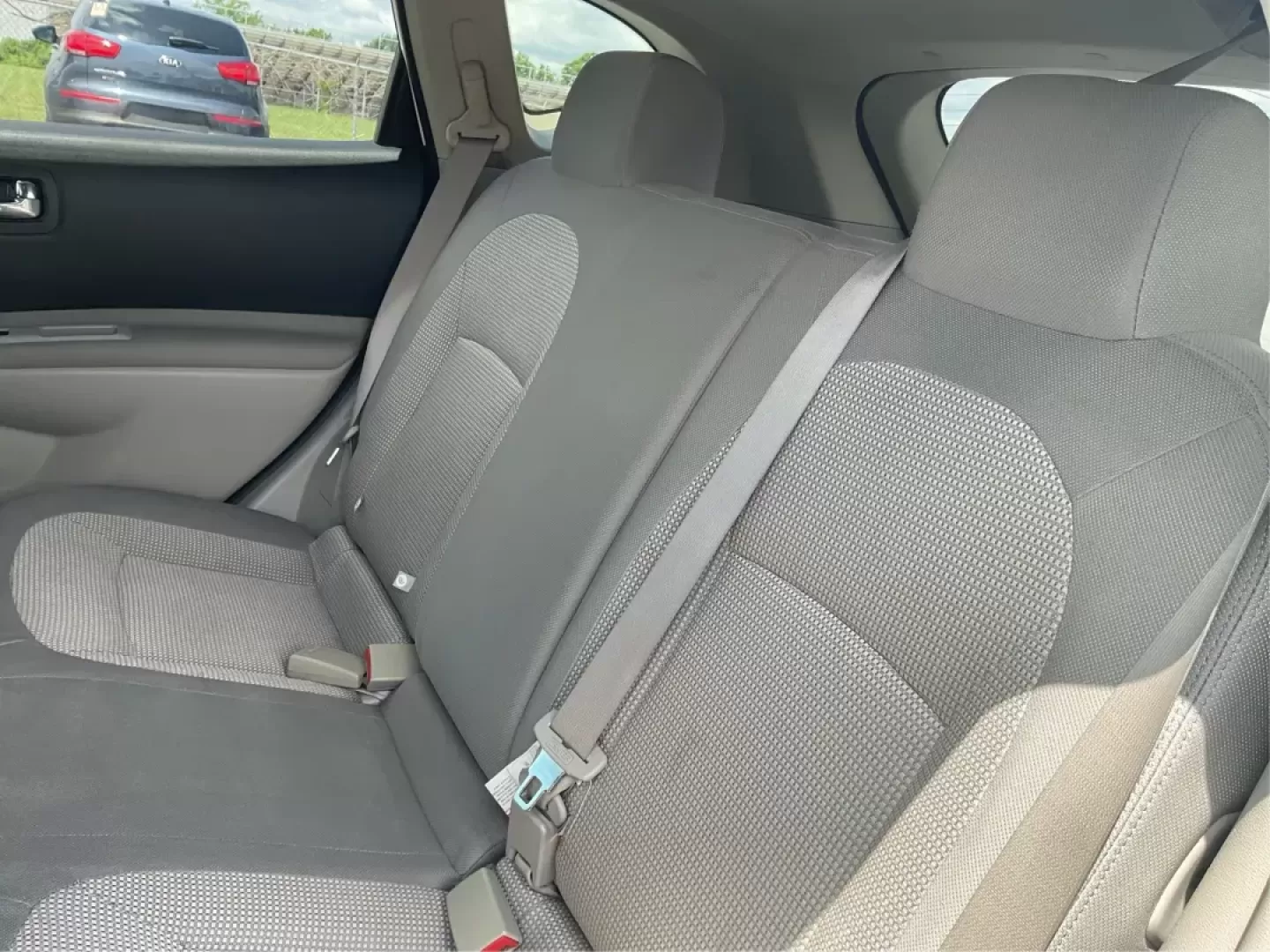 2011 Nissan Rogue SV (JN8AS5MT9BW) with an 2.5L I-4 DOHC engine, located at 401 Woodman Dr, Riverside, OH, 45431, (937) 908-9800, 39.760899, -84.123421 - Photo#9