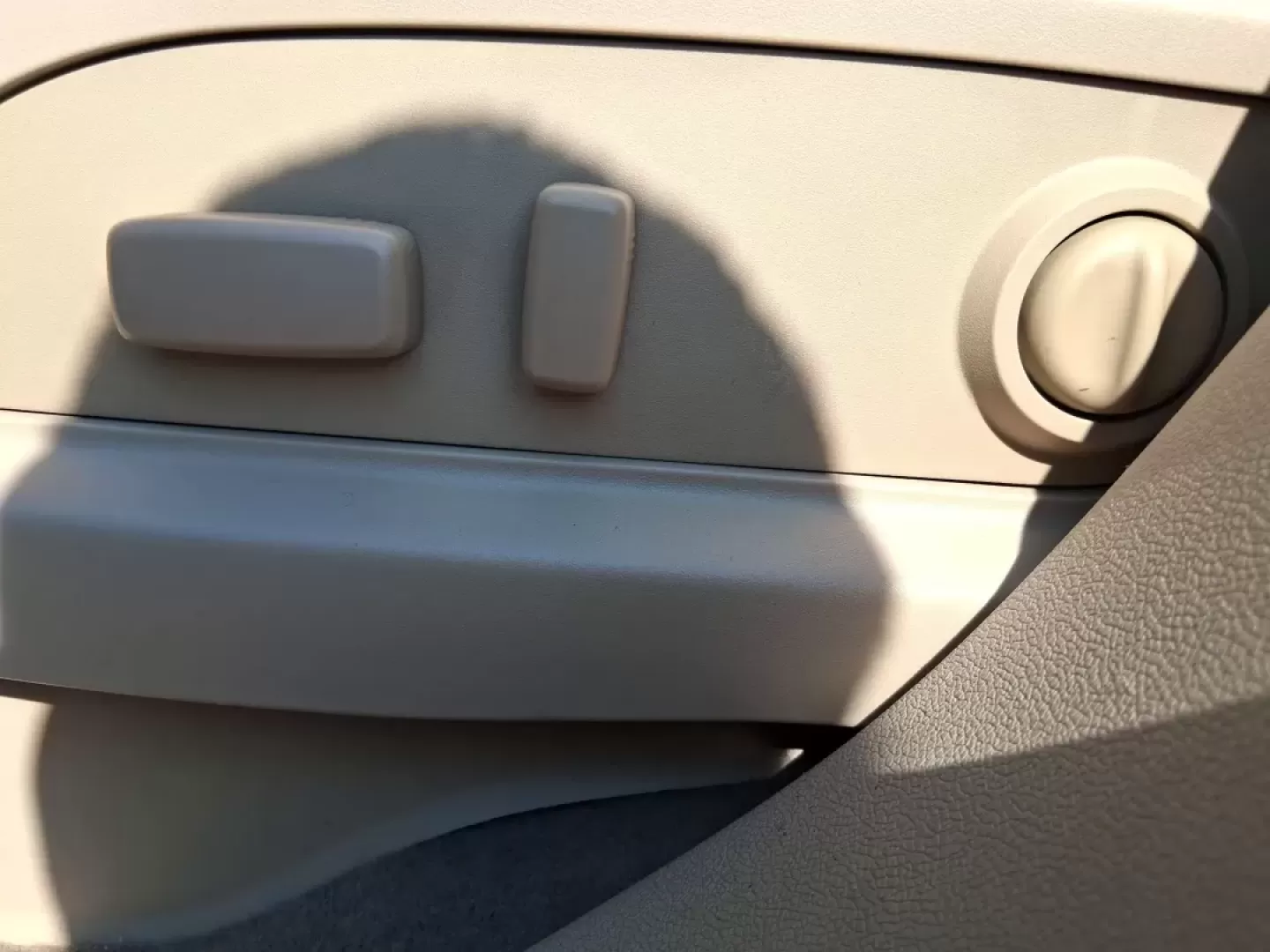 2012 Buick Enclave Premium (5GAKRDED6CJ) with an 3.6L V-6 gasoline direct injection engine, located at 8750 N County Rd 25A, Piqua, OH, 45356, (937) 908-9800, 40.164391, -84.232513 - Photo#17
