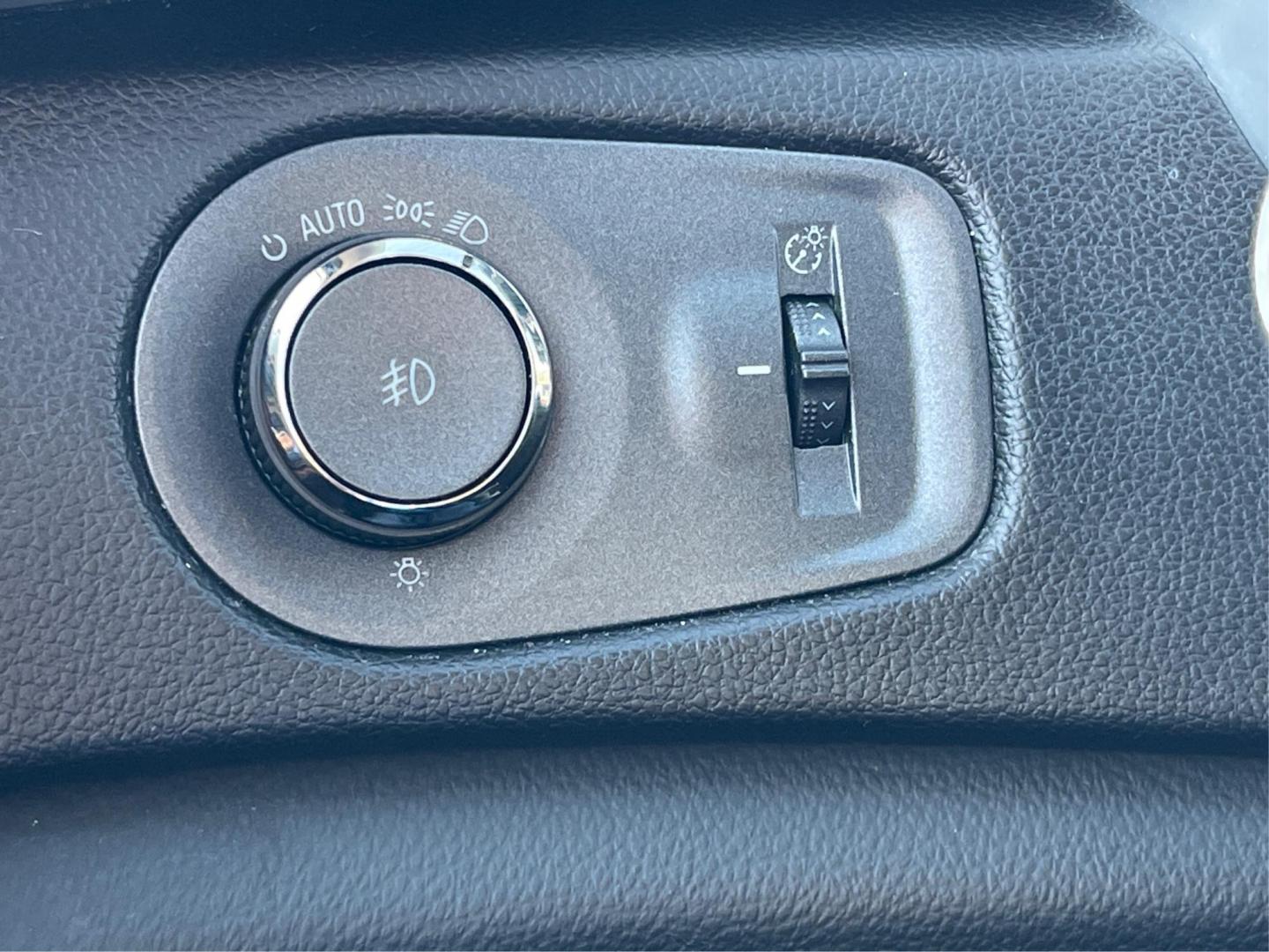 2012 Cadillac SRX Performance Collection (3GYFNEE36CS) with an 3.6L V-6 gasoline direct injection engine, located at 8750 N County Rd 25A, Piqua, OH, 45356, (937) 908-9800, 40.164391, -84.232513 - Photo#16