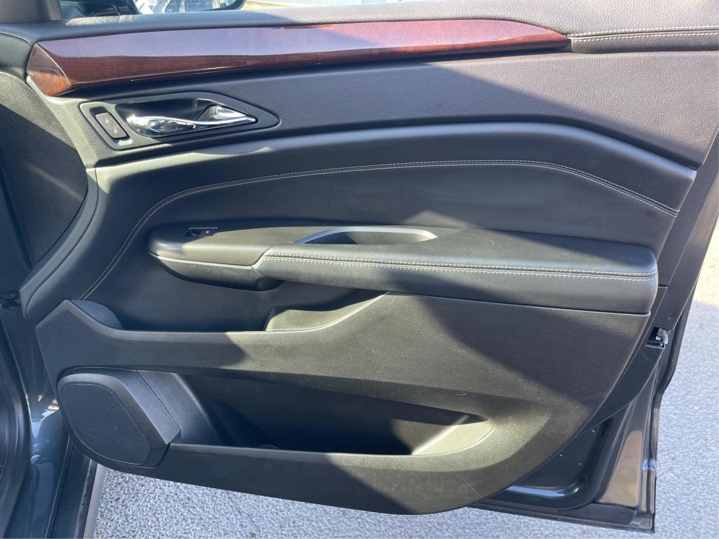 2012 Cadillac SRX Performance Collection (3GYFNEE36CS) with an 3.6L V-6 gasoline direct injection engine, located at 8750 N County Rd 25A, Piqua, OH, 45356, (937) 908-9800, 40.164391, -84.232513 - Photo#19