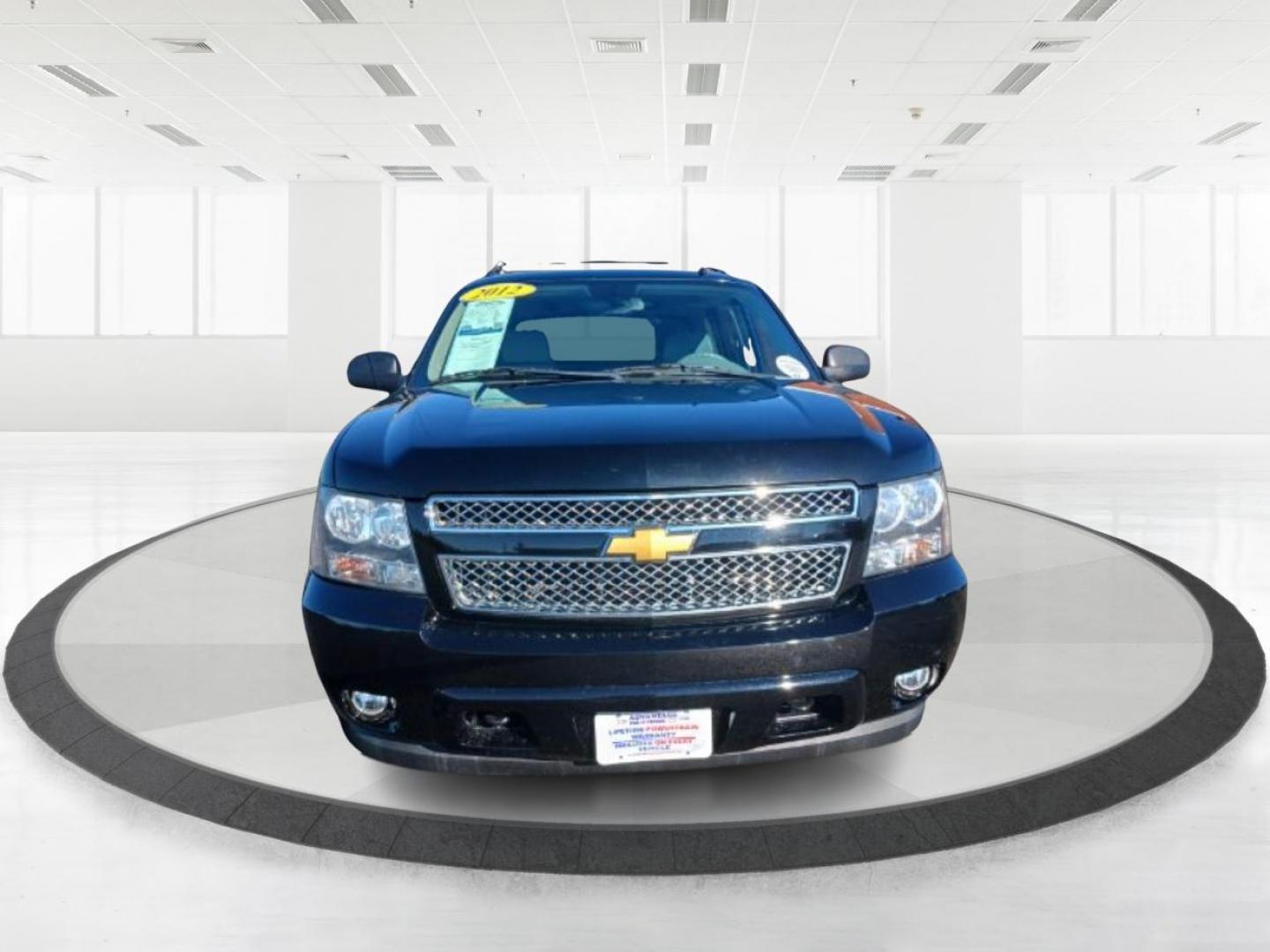 2012 Chevrolet Avalanche LT 4WD (3GNTKFE72CG) with an 5.3L V8 OHV 16V FFV engine, 4-Speed Automatic transmission, located at 1951 S Dayton Lakeview Rd., New Carlisle, OH, 45344, (937) 908-9800, 39.890999, -84.050255 - Photo#4