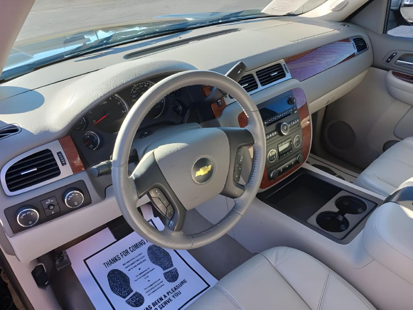 2012 Chevrolet Avalanche LT 4WD (3GNTKFE72CG) with an 5.3L V8 OHV 16V FFV engine, 4-Speed Automatic transmission, located at 1951 S Dayton Lakeview Rd., New Carlisle, OH, 45344, (937) 908-9800, 39.890999, -84.050255 - Photo#6