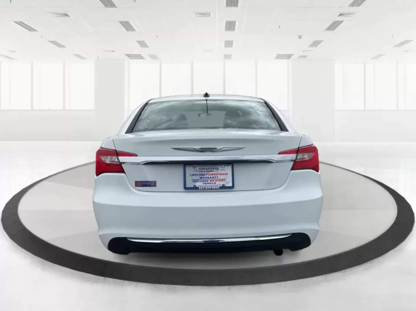 2012 Chrysler 200 Touring (1C3CCBBB3CN) with an Other engine, located at 401 Woodman Dr, Riverside, OH, 45431, (937) 908-9800, 39.760899, -84.123421 - Photo#4