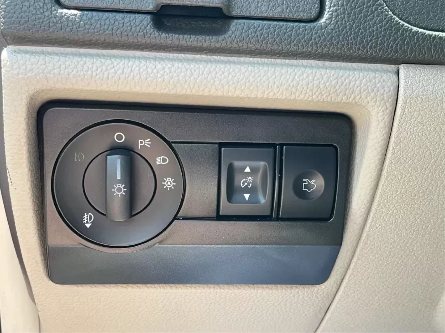 2012 Ford Fusion SE (3FAHP0HA2CR) with an 2.5L L4 DOHC 16V engine, located at 8750 N County Rd 25A, Piqua, OH, 45356, (937) 908-9800, 40.164391, -84.232513 - Photo#16