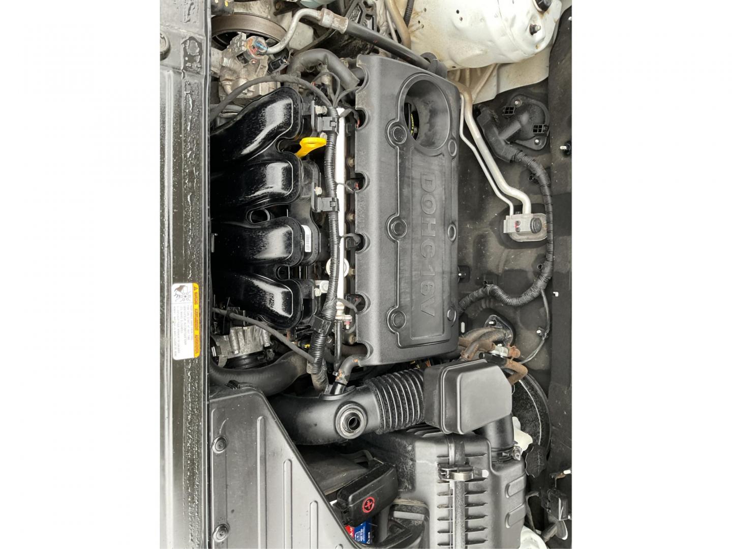 2012 Hyundai Santa Fe GLS (5XYZGDAB5CG) with an 2.4L I-4 DOHC engine, located at 1099 N County Rd 25A , Troy, OH, 45373, (937) 908-9800, 40.057079, -84.212883 - Photo#10
