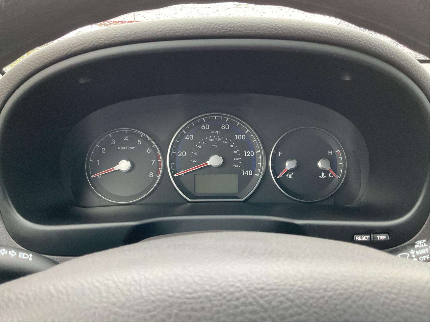 2012 Hyundai Santa Fe GLS (5XYZGDAB5CG) with an 2.4L I-4 DOHC engine, located at 1099 N County Rd 25A , Troy, OH, 45373, (937) 908-9800, 40.057079, -84.212883 - Photo#14