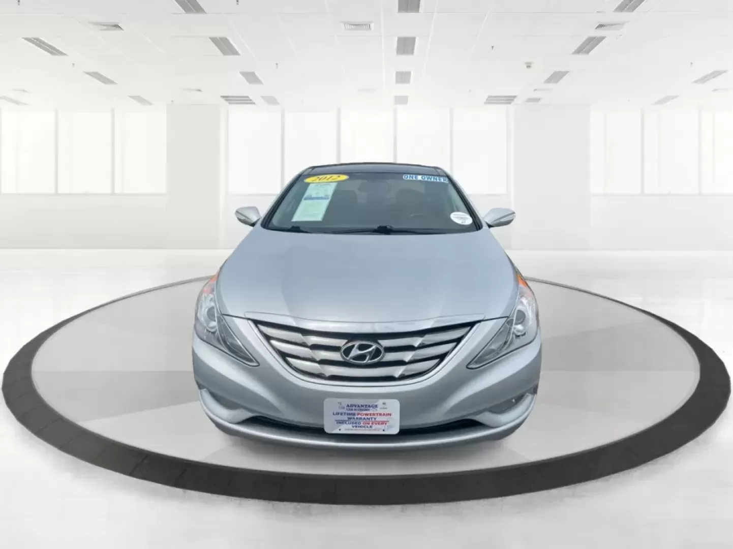2012 Hyundai Sonata Limited (5NPEC4AC5CH) with an 2.4L I-4 gasoline direct injection engine, located at 1230 East Main St, Xenia, OH, 45385, (937) 908-9800, 39.688026, -83.910172 - Photo#6
