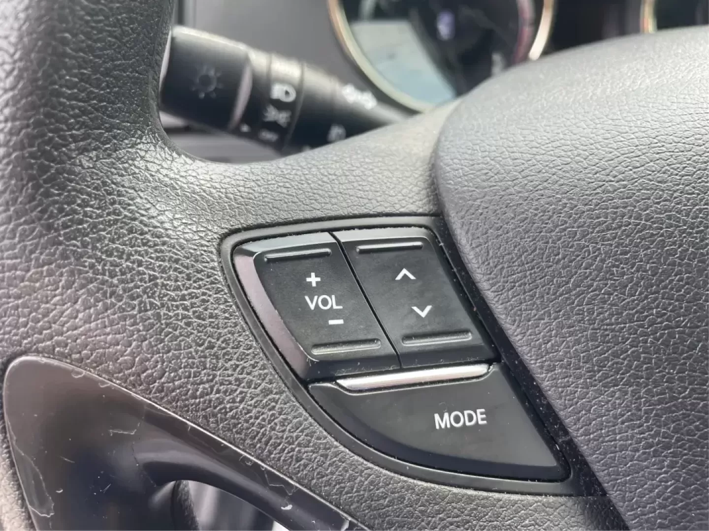 2012 Hyundai Sonata Limited (5NPEC4AC5CH) with an 2.4L I-4 gasoline direct injection engine, located at 1230 East Main St, Xenia, OH, 45385, (937) 908-9800, 39.688026, -83.910172 - Photo#15