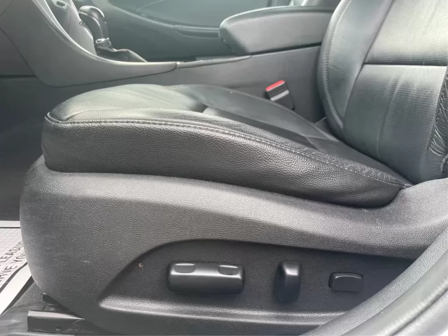 2012 Hyundai Sonata Limited (5NPEC4AC5CH) with an 2.4L I-4 gasoline direct injection engine, located at 1230 East Main St, Xenia, OH, 45385, (937) 908-9800, 39.688026, -83.910172 - Photo#17