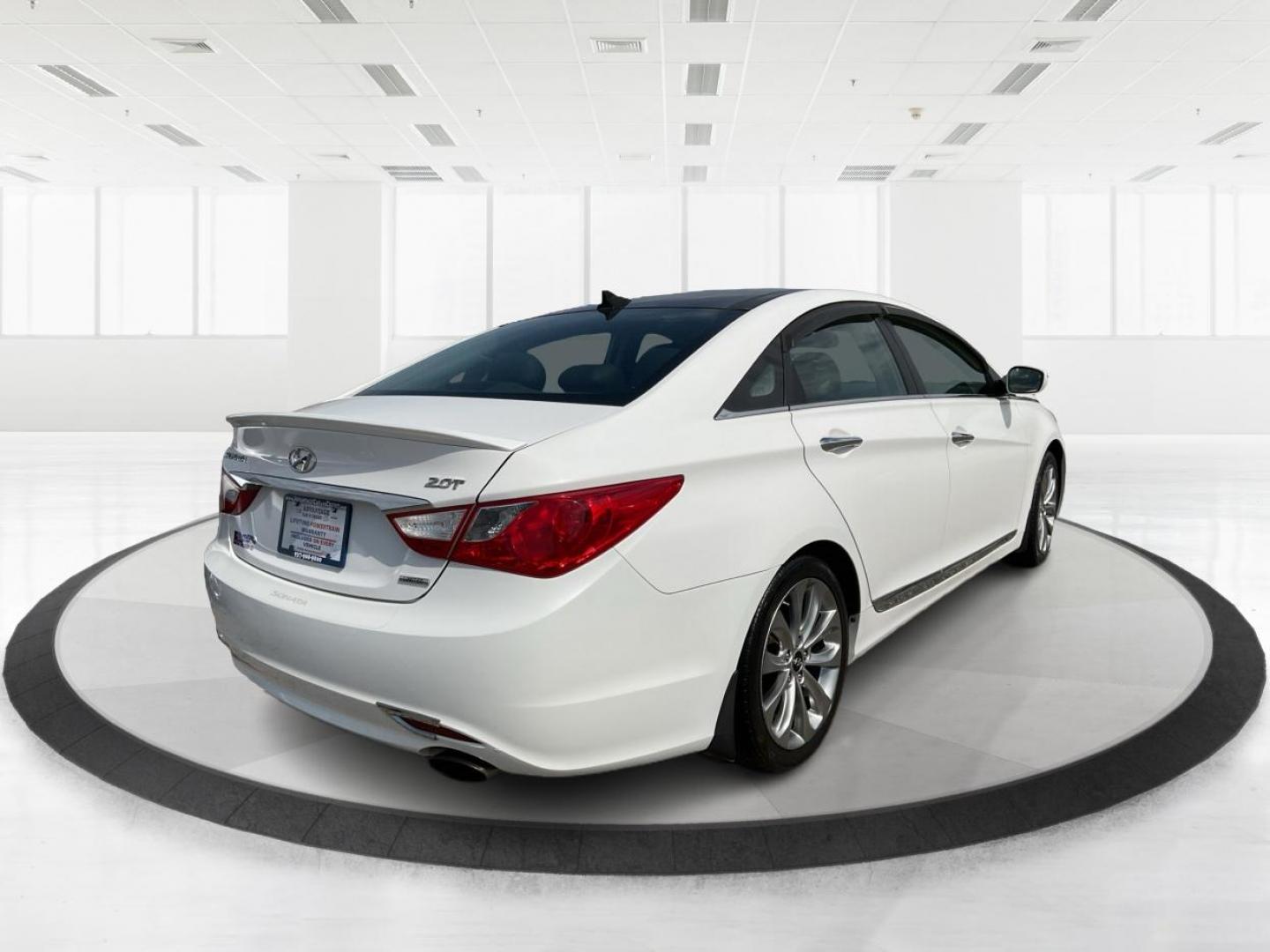 2012 Hyundai Sonata Limited 2.0T (5NPEC4AB7CH) with an 2L I-4 gasoline direct injection engine, located at 1184 Kauffman Ave, Fairborn, OH, 45324, (937) 908-9800, 39.807072, -84.030914 - Photo#2