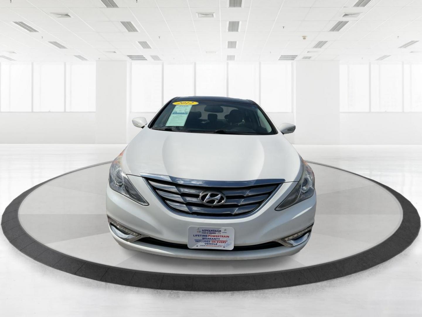 2012 Hyundai Sonata Limited 2.0T (5NPEC4AB7CH) with an 2L I-4 gasoline direct injection engine, located at 1184 Kauffman Ave, Fairborn, OH, 45324, (937) 908-9800, 39.807072, -84.030914 - Photo#6