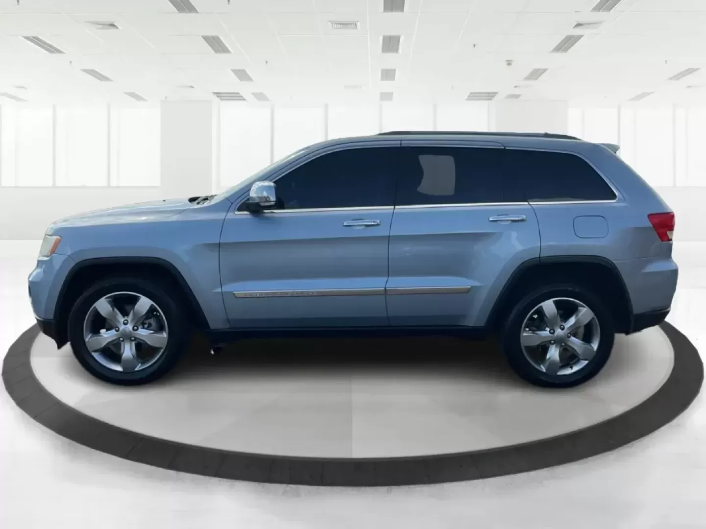 2012 Jeep Grand Cherokee Limited (1C4RJEBG5CC) with an Other engine, located at 880 E. National Road, Vandalia, OH, 45377, (937) 908-9800, 39.891918, -84.183594 - Photo#5