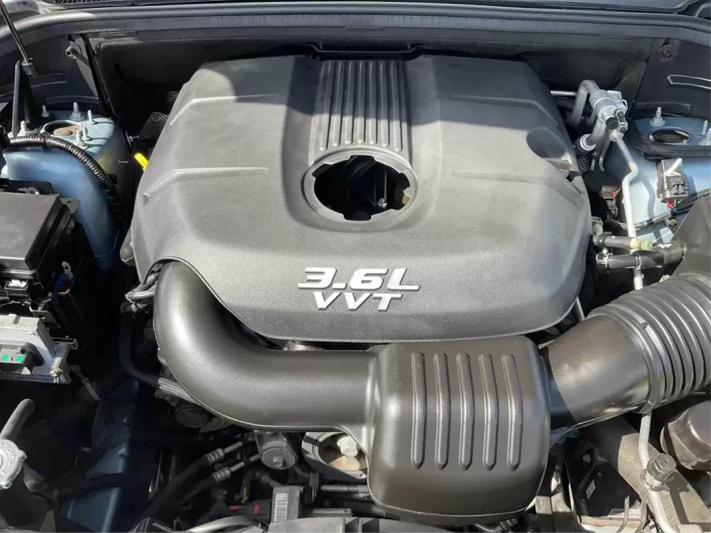 2012 Jeep Grand Cherokee Limited (1C4RJEBG5CC) with an Other engine, located at 880 E. National Road, Vandalia, OH, 45377, (937) 908-9800, 39.891918, -84.183594 - Photo#10