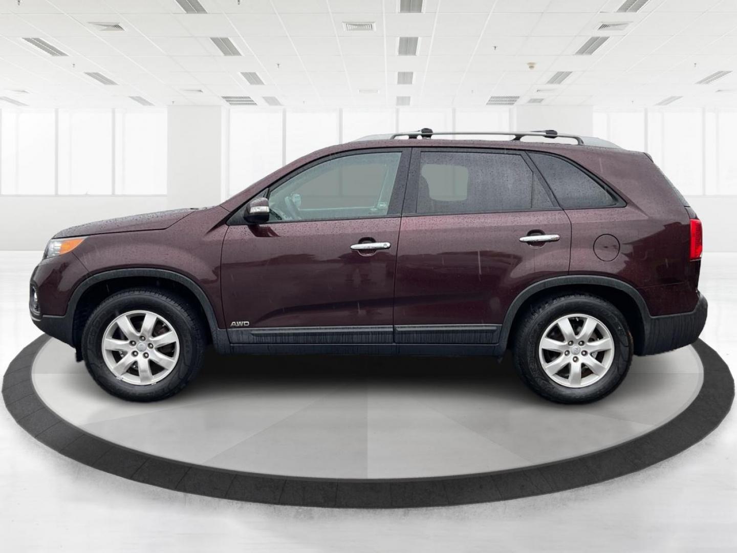 2012 Kia Sorento LX (5XYKTDA6XCG) with an 2.4L I-4 gasoline direct injection engine, located at 880 E. National Road, Vandalia, OH, 45377, (937) 908-9800, 39.891918, -84.183594 - Photo#6