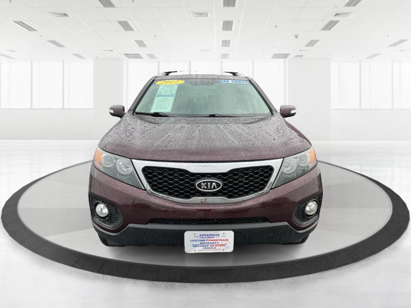 2012 Kia Sorento LX (5XYKTDA6XCG) with an 2.4L I-4 gasoline direct injection engine, located at 880 E. National Road, Vandalia, OH, 45377, (937) 908-9800, 39.891918, -84.183594 - Photo#7