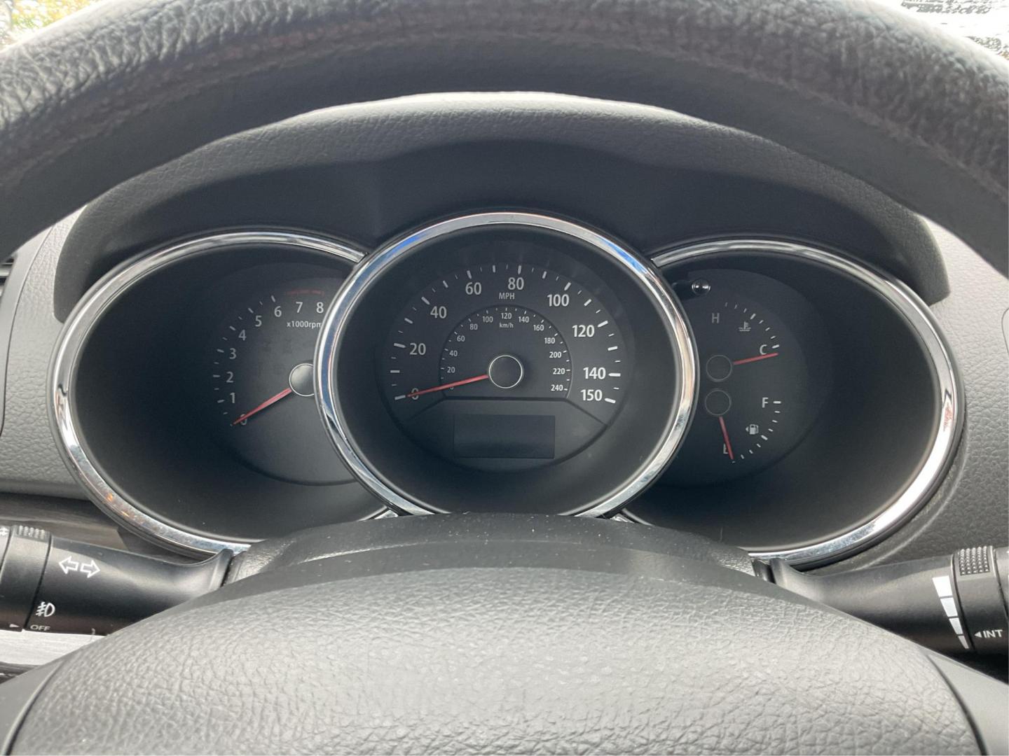 2012 Kia Sorento LX (5XYKTDA6XCG) with an 2.4L I-4 gasoline direct injection engine, located at 880 E. National Road, Vandalia, OH, 45377, (937) 908-9800, 39.891918, -84.183594 - Photo#15