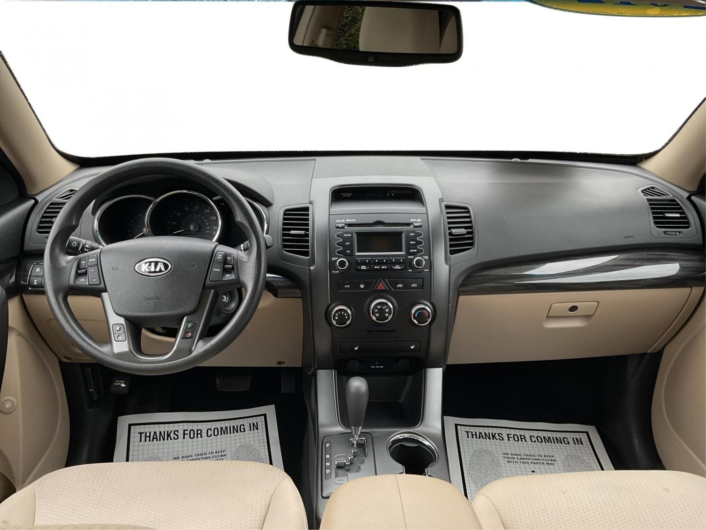 2012 Kia Sorento LX (5XYKTDA6XCG) with an 2.4L I-4 gasoline direct injection engine, located at 880 E. National Road, Vandalia, OH, 45377, (937) 908-9800, 39.891918, -84.183594 - Photo#19