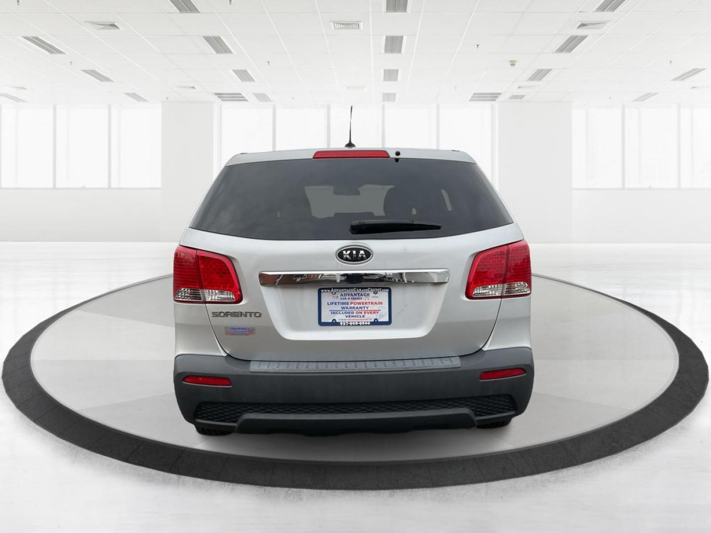 2012 Kia Sorento LX (5XYKTCA68CG) with an 2.4L I-4 gasoline direct injection engine, located at 4508 South Dixie Dr, Moraine, OH, 45439, (937) 908-9800, 39.689976, -84.218452 - Photo#3