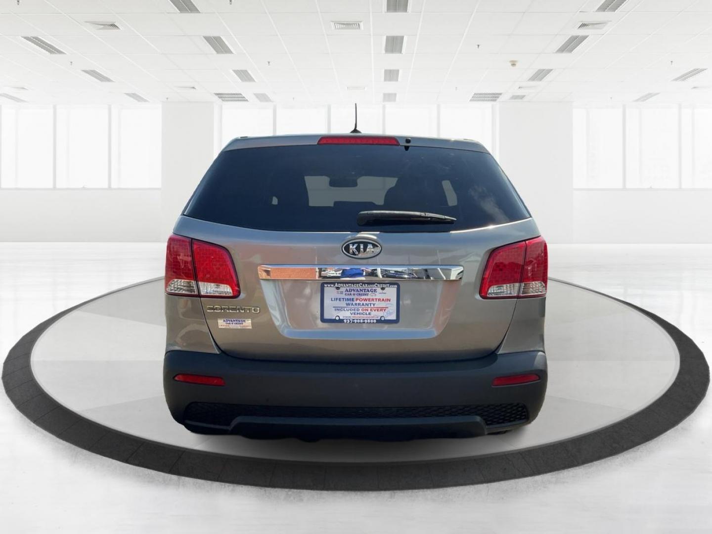 2012 Kia Sorento LX (5XYKT3A17CG) with an 2.4L I-4 DOHC engine, located at 401 Woodman Dr, Riverside, OH, 45431, (937) 908-9800, 39.760899, -84.123421 - Photo#3